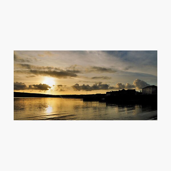setting sun.. Photographic Print