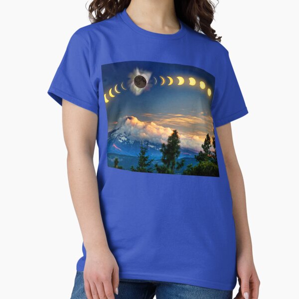 Solar Eclipse of Aug 21, 2017 as visualized above Mt. Hood Classic T-Shirt