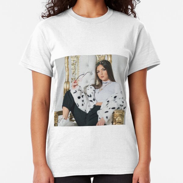 Eva Queen Classic T-Shirt