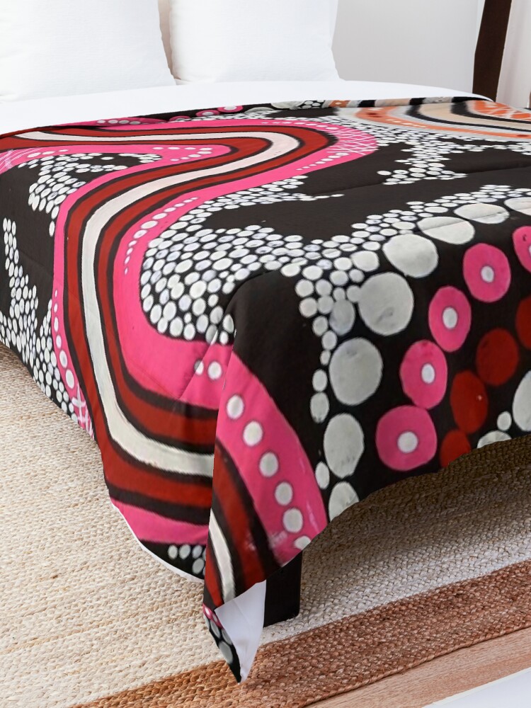 Alternate view of Strength of a woman Comforter