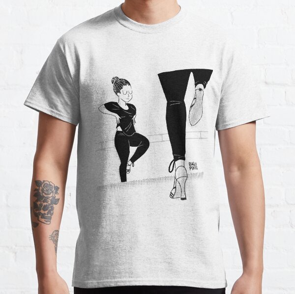 Salsera ensayando para bailar Camiseta clásica