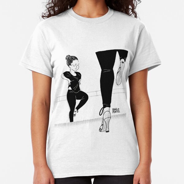 Salsera ensayando para bailar Camiseta clásica