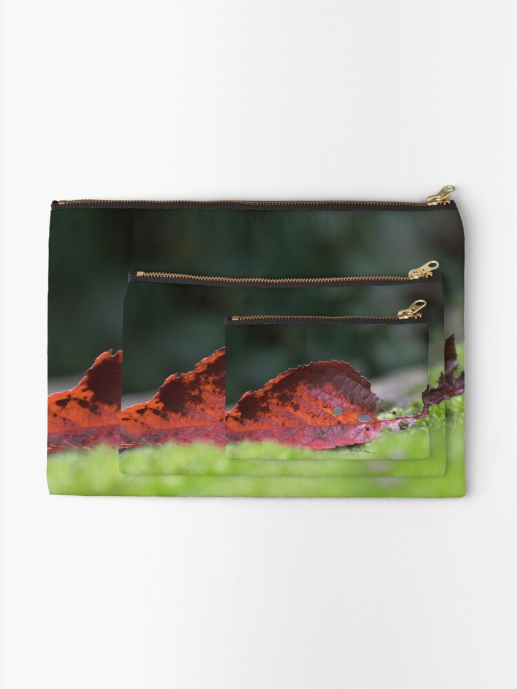 Alternate view of Leaf and moss Zipper Pouch