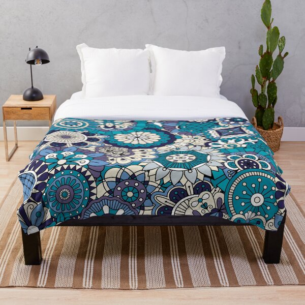Aperçu de l'œuvre Motif ornemental floral bleu doodle créée et vendue par TastefulDesigns.