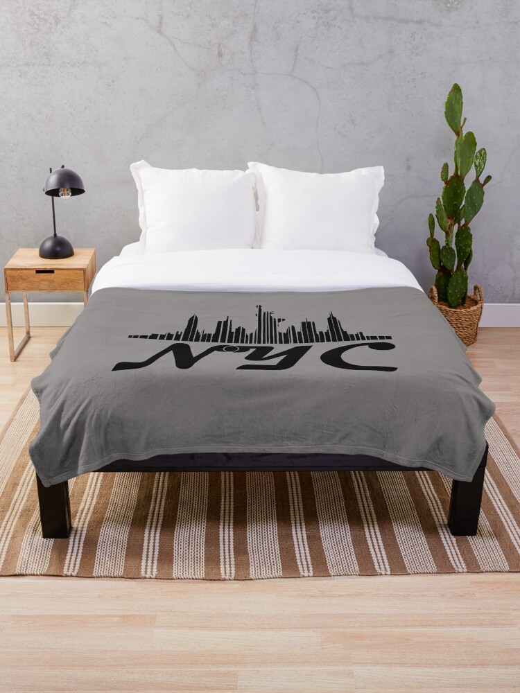 The Big Apple Nyc New York City Skyline Graphic Design Throw