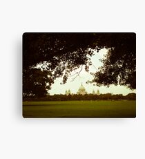 VICTORIA MEMORIAL-KOLKATA Canvas Print