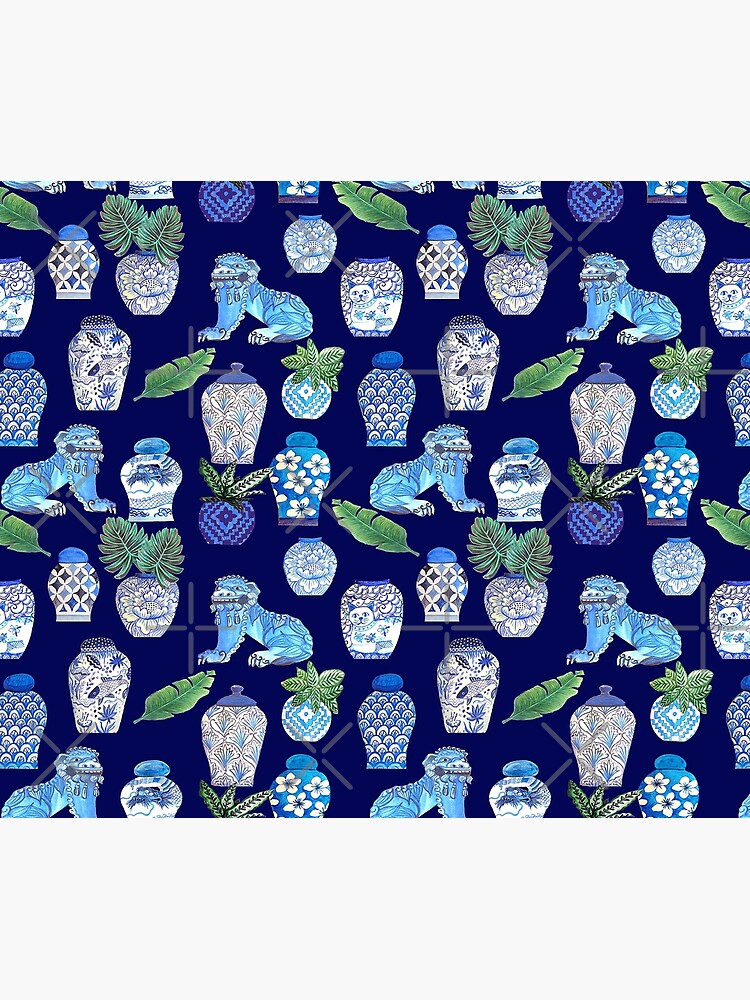 Imagen 6 de 6, Manta con la obra Perros maximalistas Foo y frascos de jengibre chino, diseño de acuarela Chinoiseries blanco y azul, diseñada y vendida por MagentaRose.
