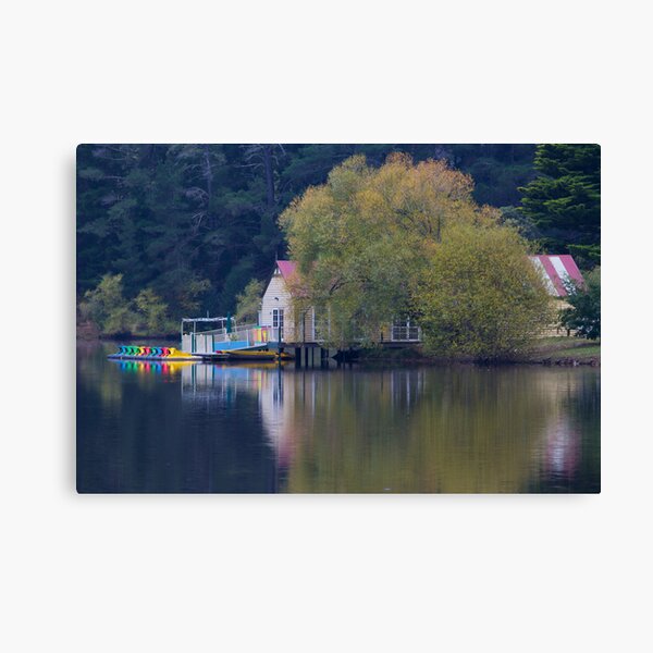 Lake Daylesford Hideaway Canvas Print