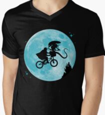E.T. vs Aliens Men's V-Neck T-Shirt