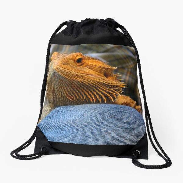 Bearded Dragon on knee Drawstring Bag