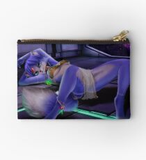 Krystal Resting Zipper Pouch