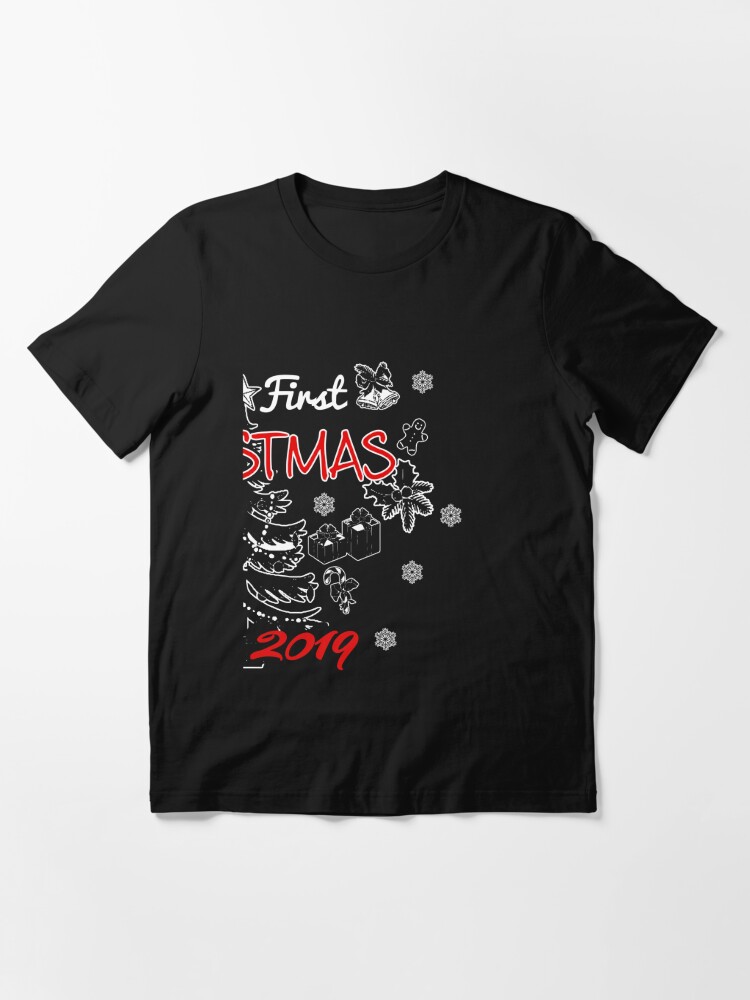 Camiseta «Nuestras primeras camisas parejas Navidad 2019 - Regalos para parejas de Navidad (Parte 2)» de samchez | Redbubble