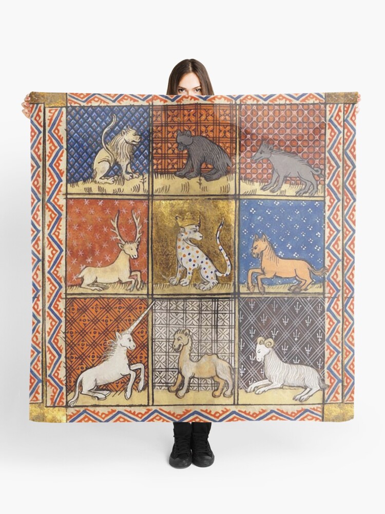 Aperçu 1 sur 3. Foulard avec l'œuvre ANIMAUX FANTASTIQUES BESTIAIRES MÉDIÉVAUX DANS LES COULEURS BLEU ROUGE OR créée et vendue par BulganLumini.