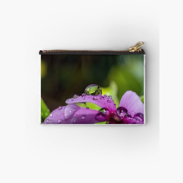 Aperçu de l'œuvre goutte d'eau sur fleur créée et vendue par Balefirefantasy.