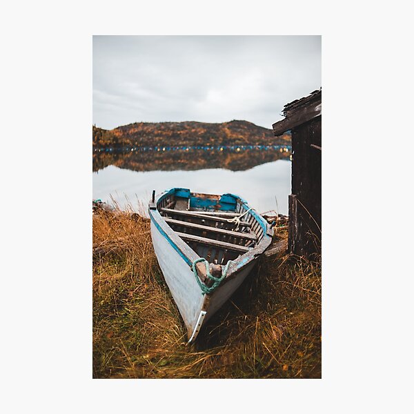Vista previa del artículo con la obra «viejo barco arrastrado a la orilla», diseñado y vendido por erikallen920.