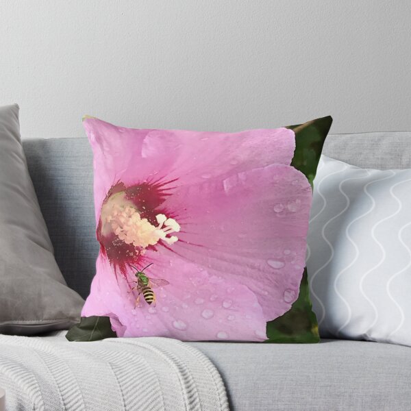 Aperçu de l'œuvre Abeille sur une rose de Sharon Bloom créée et vendue par DebbiesDroplets.