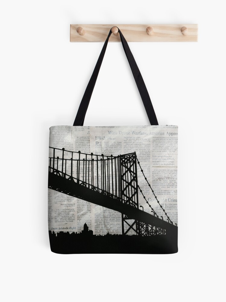 Tote bag for Sale avec l uvre News Feed Newspaper Bridge