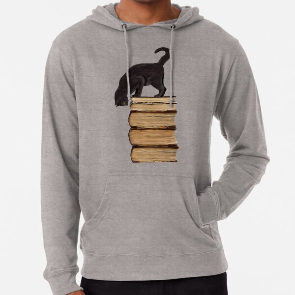 Vista previa del artículo con la obra «Curioso gato negro en libros antiguos para amantes de los gatos literarios», diseñado y vendido por SirLeeTees.