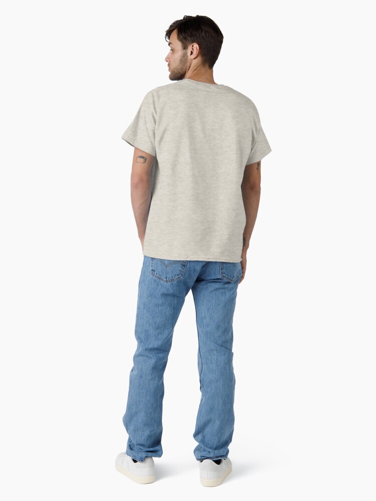 Aperçu 5 sur 7. T-shirt classique avec l'œuvre Sun Sea and Surf créée et vendue par thepapercrane.